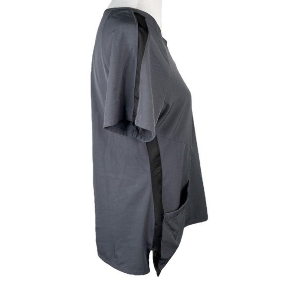 Sketchers by Barco V Neck Scrubs Top Gray Size Medium - Picture 4 of 8